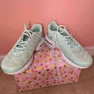 Slight Worn - nike - mint